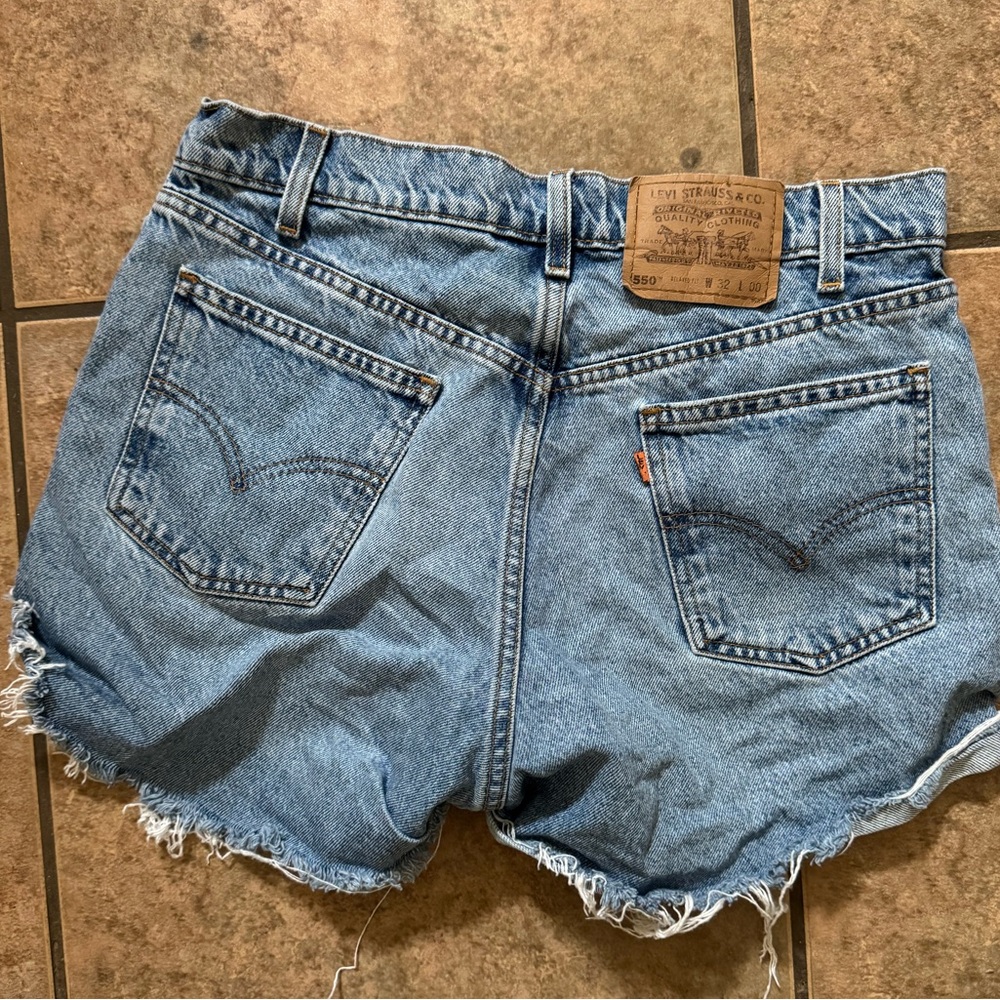 Levi cut off denim shorts vintage 550 size 32